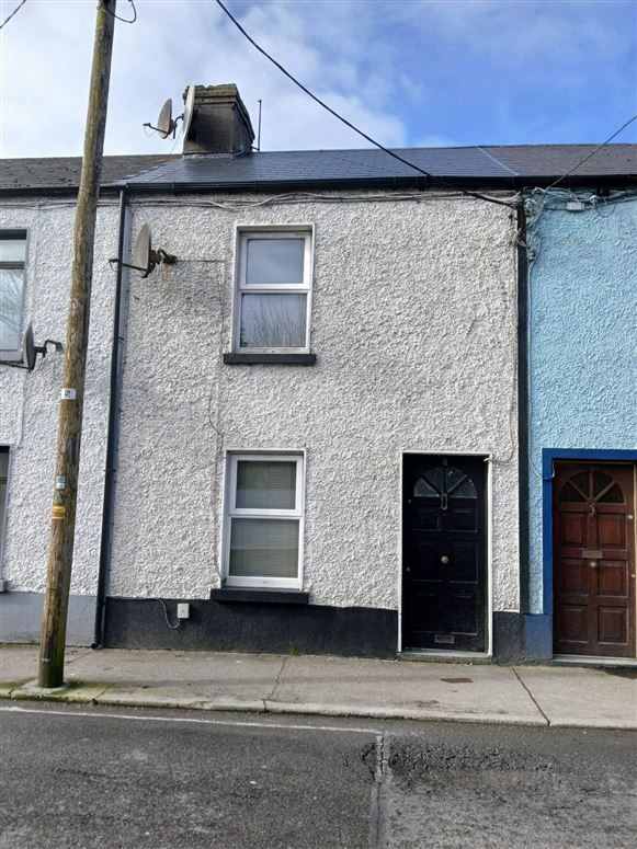 8 St. Kieran`s Tce, Coosan Road, Athlone, County Westmeath