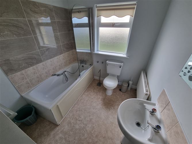 1, 2, 3, 4, 5 2 Lislaughtin, BallyLongford, Co. Kerry