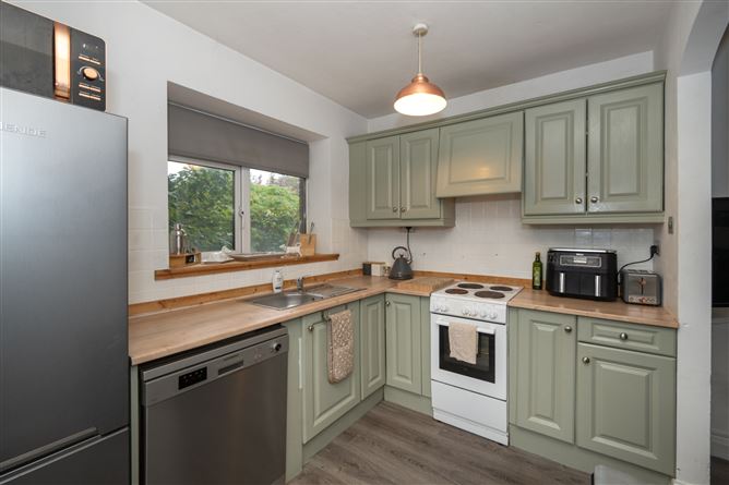 10 Millbrook, Carrigaline Road, Douglas, Cork