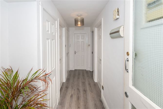 10 Millbrook, Carrigaline Road, Douglas, Cork