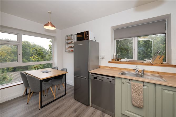 10 Millbrook, Carrigaline Road, Douglas, Cork