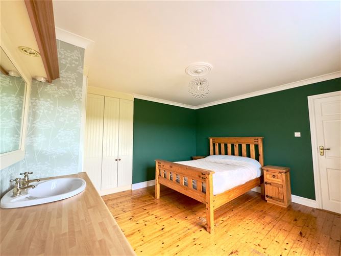 Pollnahallia, Belclare, Caherlistrane, Tuam, Co. Galway