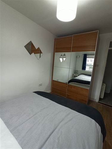 https://photos-a.propertyimages.ie/media/5/6/3/4959365/1d4962d3-b8d7-4a00-b382-4b8903519c32_l.jpg