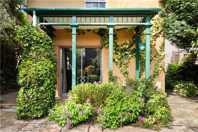 https://photos-a.propertyimages.ie/media/5/6/3/5005365/98d1702f-4d5f-47ef-82a7-42cee58b1eb8_l.jpg