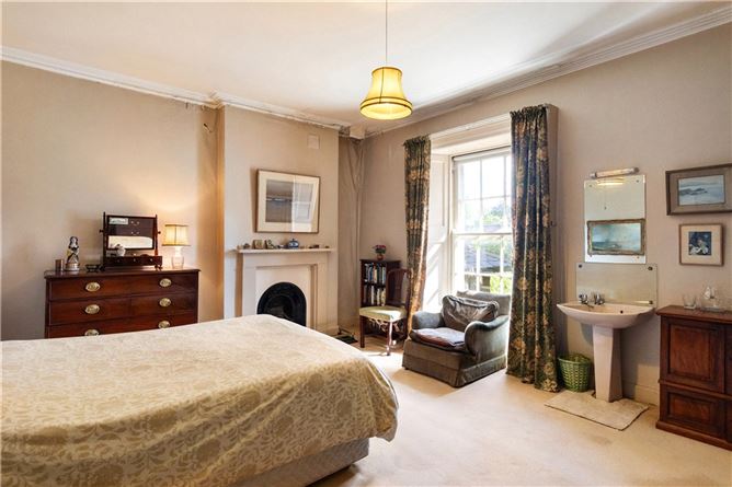 https://photos-a.propertyimages.ie/media/5/6/3/5005365/98d1702f-4d5f-47ef-82a7-42cee58b1eb8_l.jpg