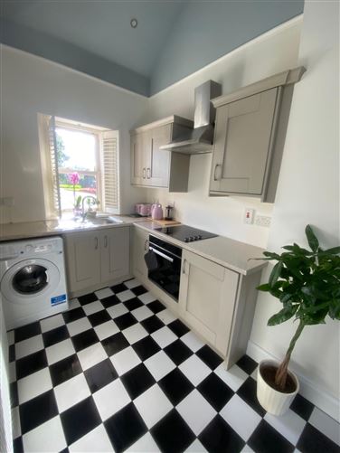2 Upper John Street , The Green , Cashel, Cashel, Tipperary, E25W135