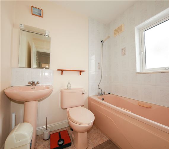 126 Hollybrook Park, Bray, Wicklow