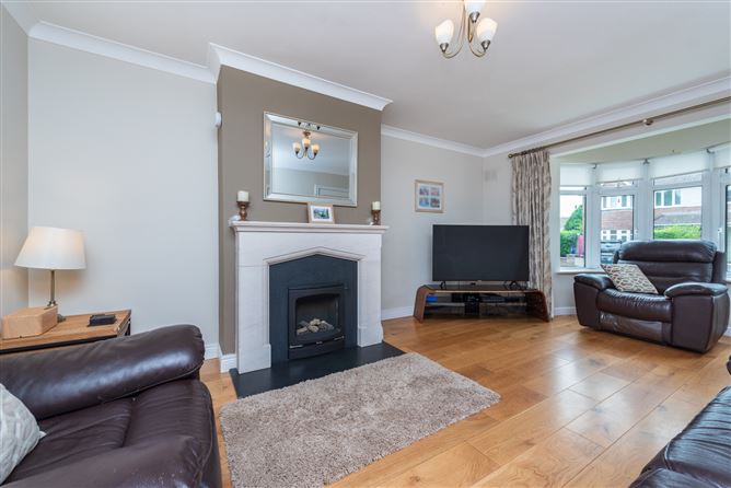 https://photos-a.propertyimages.ie/media/5/6/4/4942465/373f11c5-a415-4124-a9ba-e75f357b3898_l.jpg