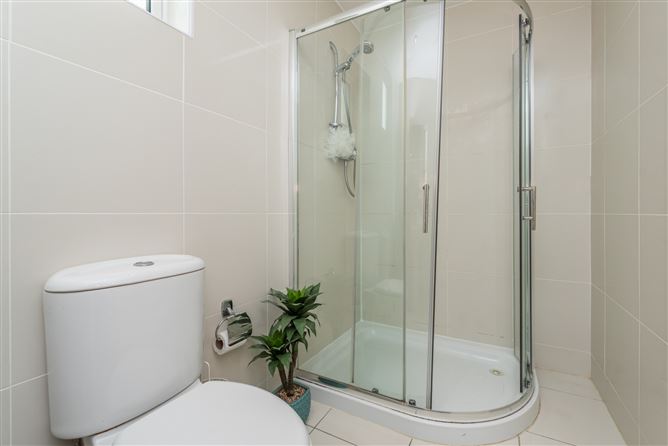 https://photos-a.propertyimages.ie/media/5/6/4/4942465/373f11c5-a415-4124-a9ba-e75f357b3898_l.jpg