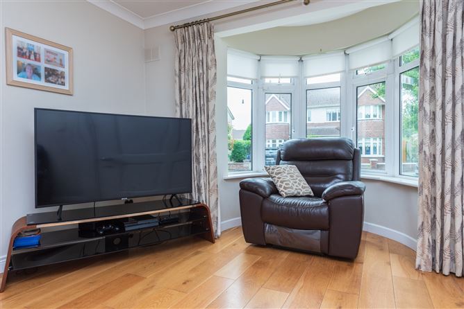 https://photos-a.propertyimages.ie/media/5/6/4/4942465/373f11c5-a415-4124-a9ba-e75f357b3898_l.jpg