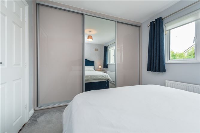 https://photos-a.propertyimages.ie/media/5/6/4/4942465/373f11c5-a415-4124-a9ba-e75f357b3898_l.jpg