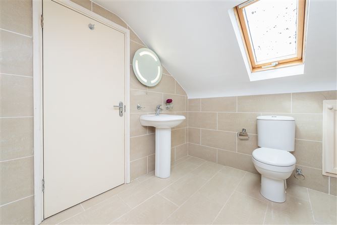 https://photos-a.propertyimages.ie/media/5/6/4/4942465/373f11c5-a415-4124-a9ba-e75f357b3898_l.jpg