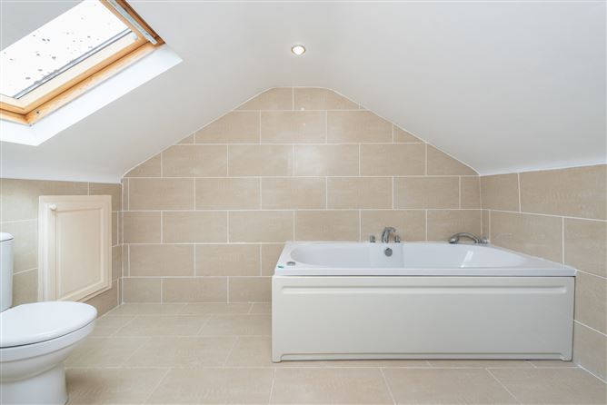https://photos-a.propertyimages.ie/media/5/6/4/4942465/373f11c5-a415-4124-a9ba-e75f357b3898_l.jpg