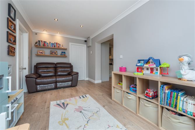 https://photos-a.propertyimages.ie/media/5/6/4/4942465/373f11c5-a415-4124-a9ba-e75f357b3898_l.jpg