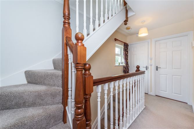 https://photos-a.propertyimages.ie/media/5/6/4/4942465/373f11c5-a415-4124-a9ba-e75f357b3898_l.jpg