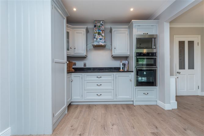 https://photos-a.propertyimages.ie/media/5/6/4/4942465/373f11c5-a415-4124-a9ba-e75f357b3898_l.jpg