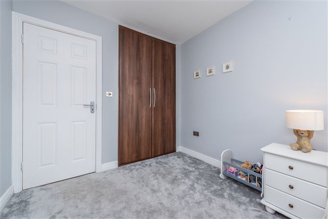 https://photos-a.propertyimages.ie/media/5/6/4/4942465/373f11c5-a415-4124-a9ba-e75f357b3898_l.jpg