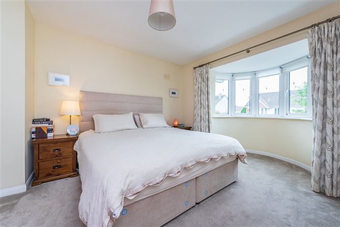 https://photos-a.propertyimages.ie/media/5/6/4/4942465/373f11c5-a415-4124-a9ba-e75f357b3898_l.jpg