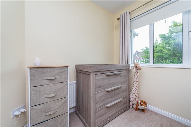 https://photos-a.propertyimages.ie/media/5/6/4/4942465/373f11c5-a415-4124-a9ba-e75f357b3898_l.jpg