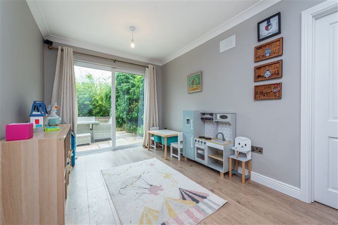 https://photos-a.propertyimages.ie/media/5/6/4/4942465/373f11c5-a415-4124-a9ba-e75f357b3898_l.jpg