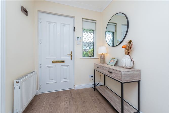 https://photos-a.propertyimages.ie/media/5/6/4/4942465/373f11c5-a415-4124-a9ba-e75f357b3898_l.jpg