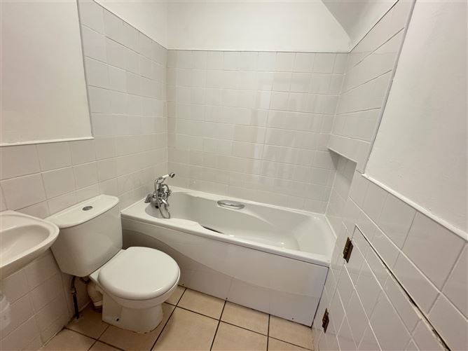 Ref 1197 - 4 Centre Point, Waterville, Kerry