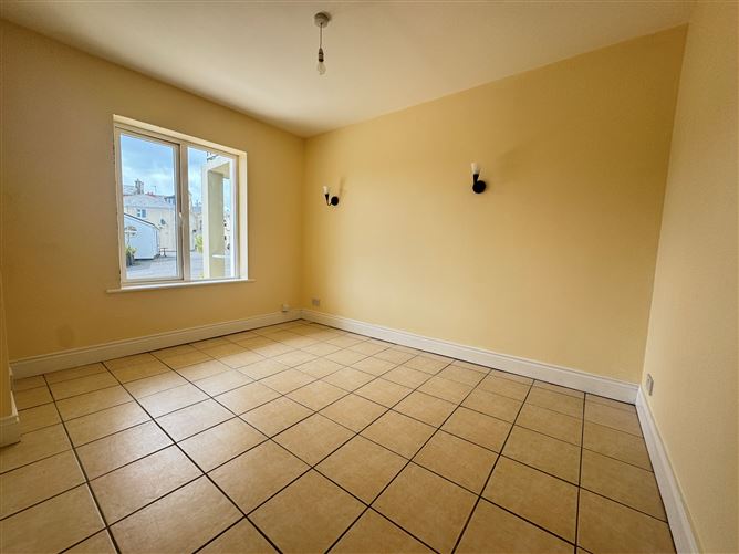 Ref 1197 - 4 Centre Point, Waterville, Kerry