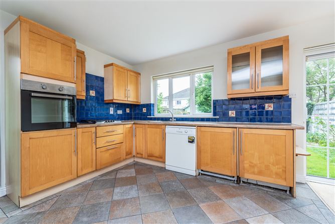 https://photos-a.propertyimages.ie/media/5/6/4/4956465/4b75810d-eafb-49de-8797-5c6635b3d731_l.jpg