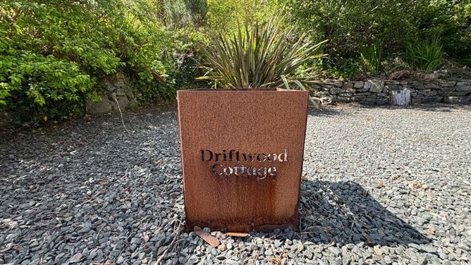 Driftwood Cottage, Ballyara, Killybegs, Co. Donegal