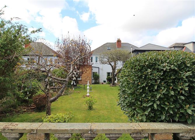 74 Dollymount Avenue, Clontarf, Dublin 3