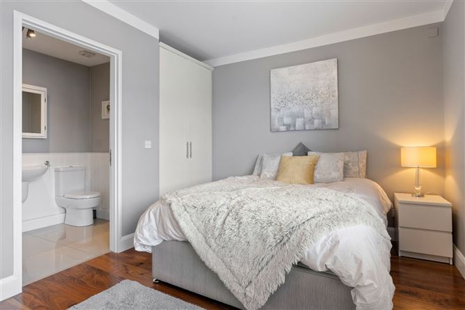 4 Burton House, Custom House Square, Mayor Street Lower, IFSC