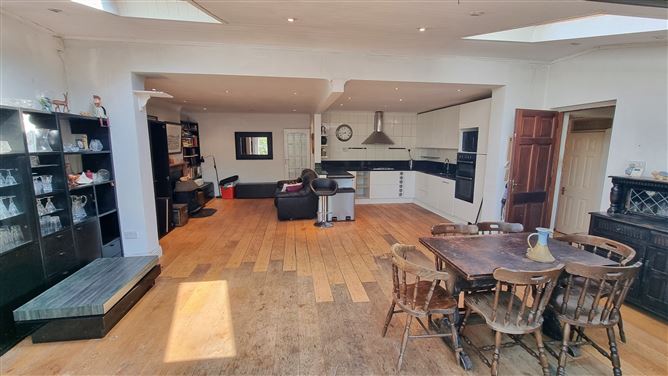 10 Taney Grove, Goatstown,   Dublin 14