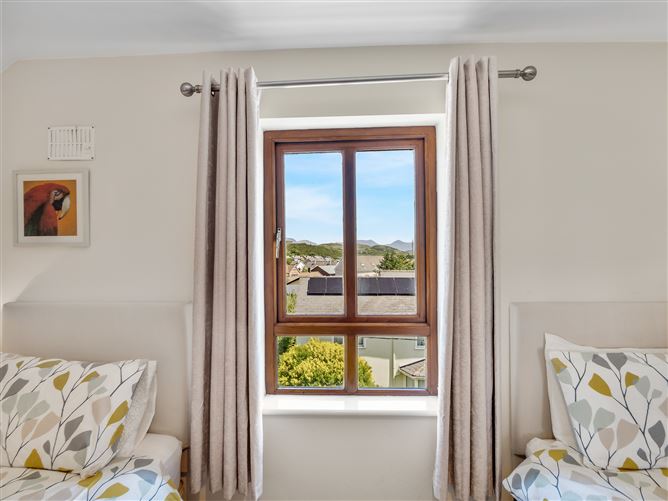 6 Clifden Court, Bridge Street, Clifden, Galway