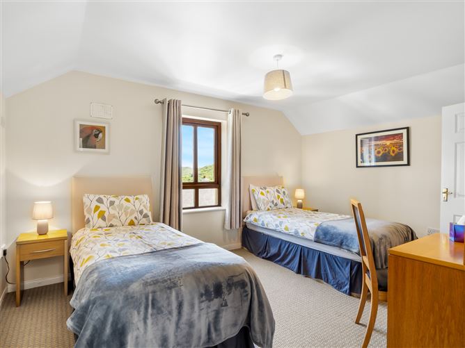 6 Clifden Court, Bridge Street, Clifden, Galway