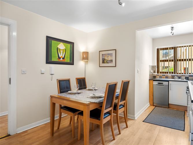 6 Clifden Court, Bridge Street, Clifden, Galway