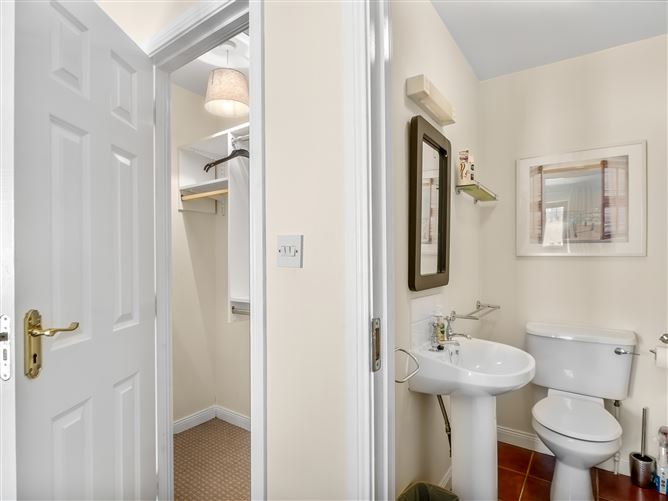 6 Clifden Court, Bridge Street, Clifden, Galway