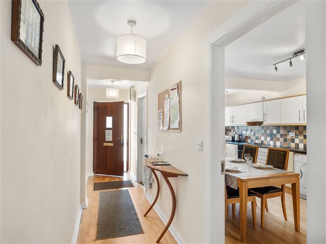6 Clifden Court, Bridge Street, Clifden, Galway