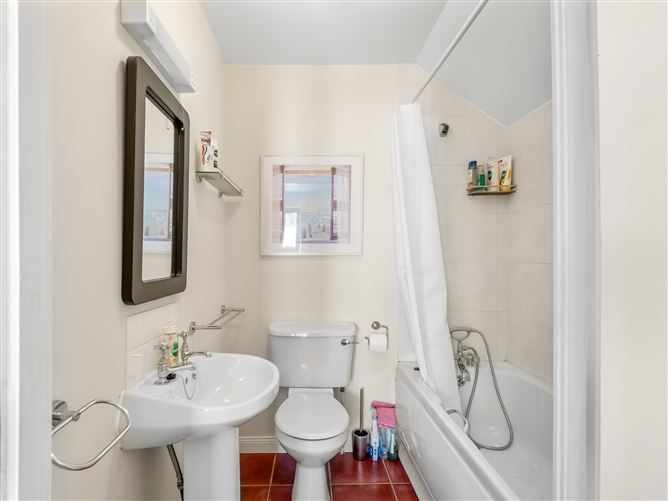 6 Clifden Court, Bridge Street, Clifden, Galway