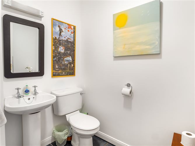 6 Clifden Court, Bridge Street, Clifden, Galway