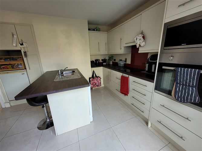 241 Brookville, Drogheda, Louth
