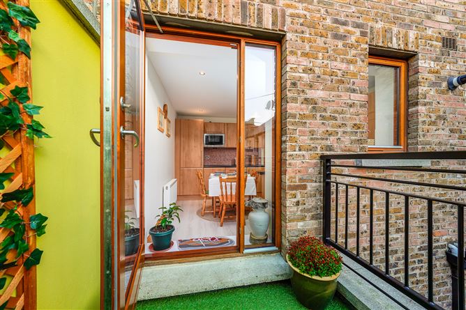 17 STRAND STREET LITTLE, Smithfield, Dublin 7