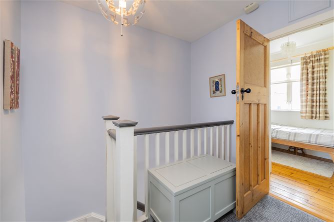 https://photos-a.propertyimages.ie/media/5/6/5/4922565/51856871-8923-4edf-a740-db7f7ccb5856_l.jpg