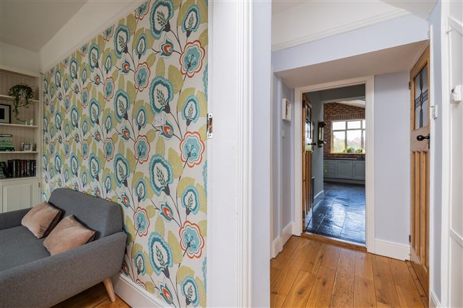 https://photos-a.propertyimages.ie/media/5/6/5/4922565/51856871-8923-4edf-a740-db7f7ccb5856_l.jpg