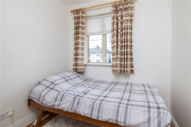 https://photos-a.propertyimages.ie/media/5/6/5/4922565/51856871-8923-4edf-a740-db7f7ccb5856_l.jpg