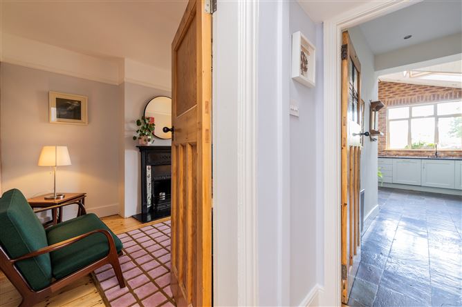 https://photos-a.propertyimages.ie/media/5/6/5/4922565/51856871-8923-4edf-a740-db7f7ccb5856_l.jpg