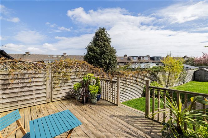 https://photos-a.propertyimages.ie/media/5/6/5/4922565/51856871-8923-4edf-a740-db7f7ccb5856_l.jpg
