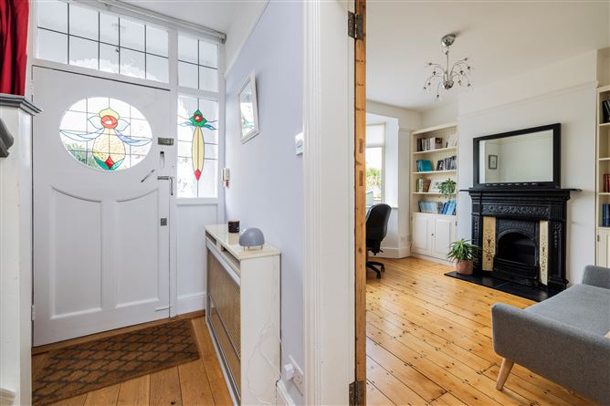 https://photos-a.propertyimages.ie/media/5/6/5/4922565/51856871-8923-4edf-a740-db7f7ccb5856_l.jpg