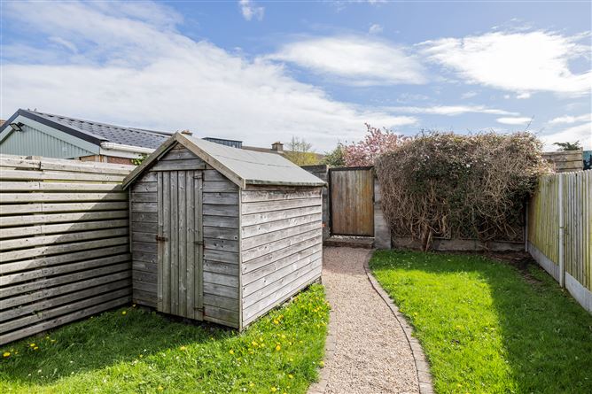 https://photos-a.propertyimages.ie/media/5/6/5/4922565/51856871-8923-4edf-a740-db7f7ccb5856_l.jpg