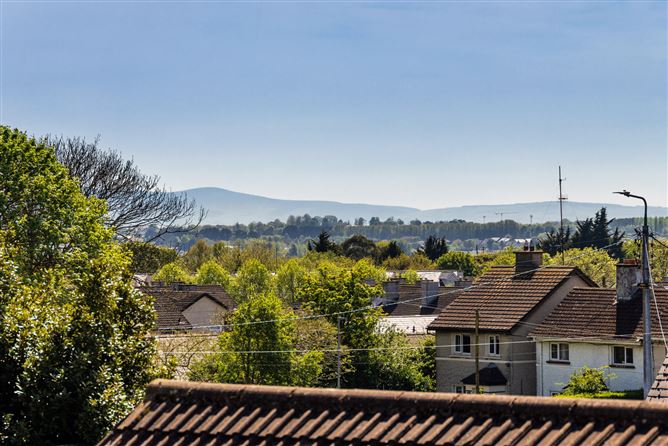 2 Hill Drive, Malahide, Co.Dublin