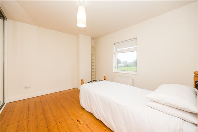 42 Millwood Park, Edenmore, Dublin 5